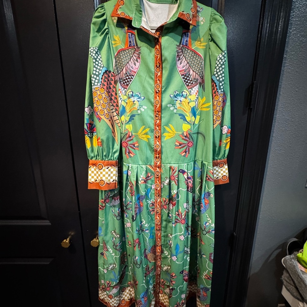 SHEIN Green Long Sleeve Dress with Colorful Patterns